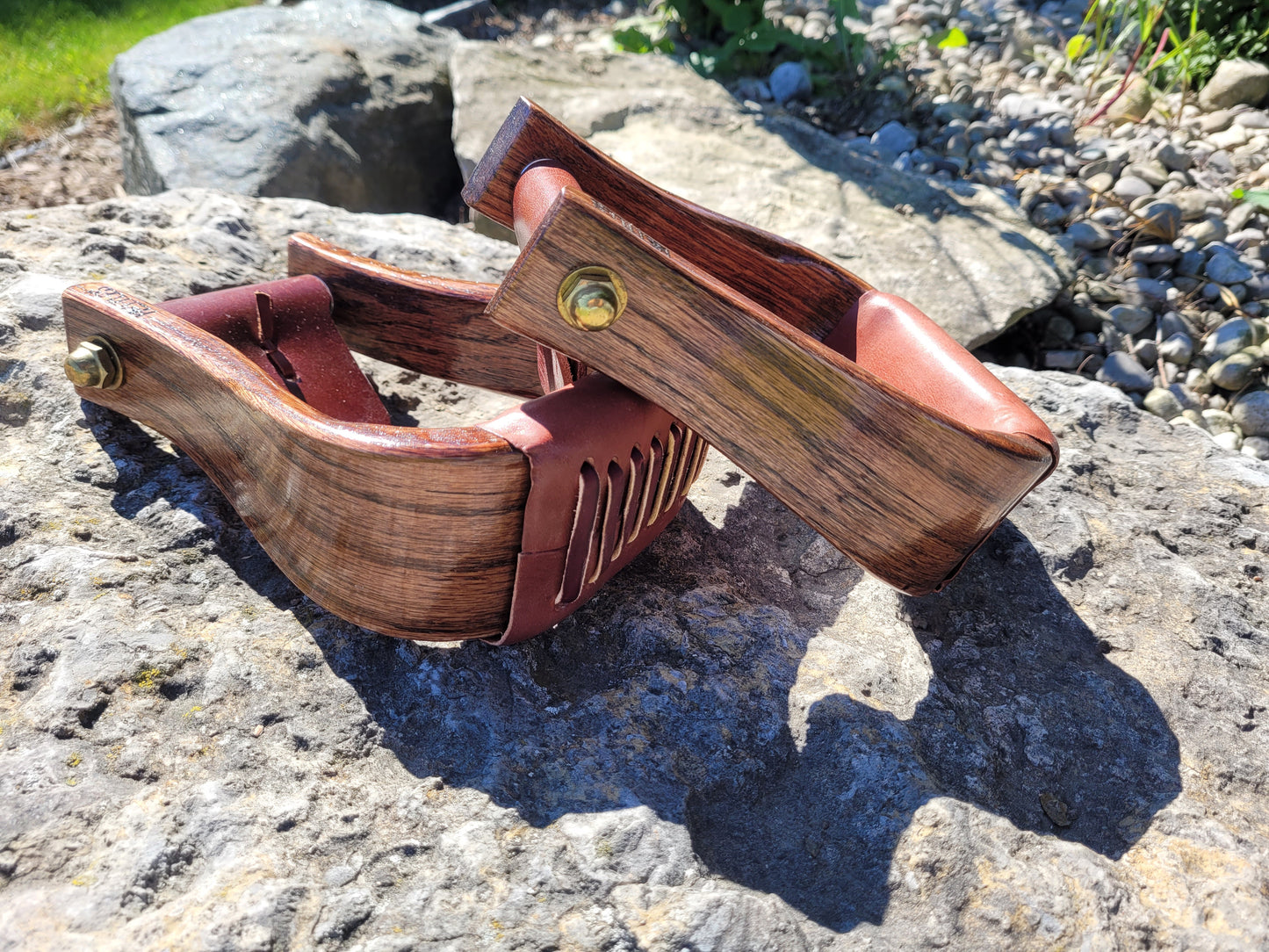 Nettles Stirrups - Premier Line